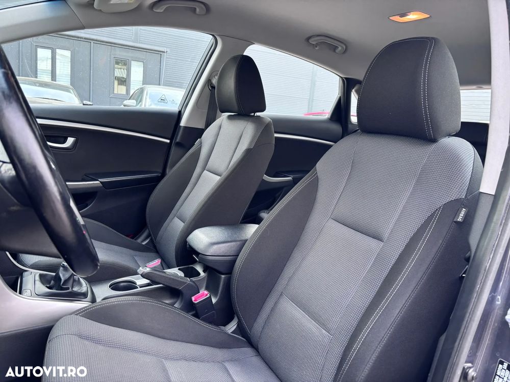 Hyundai i30 blue 1.4 Trend - 21