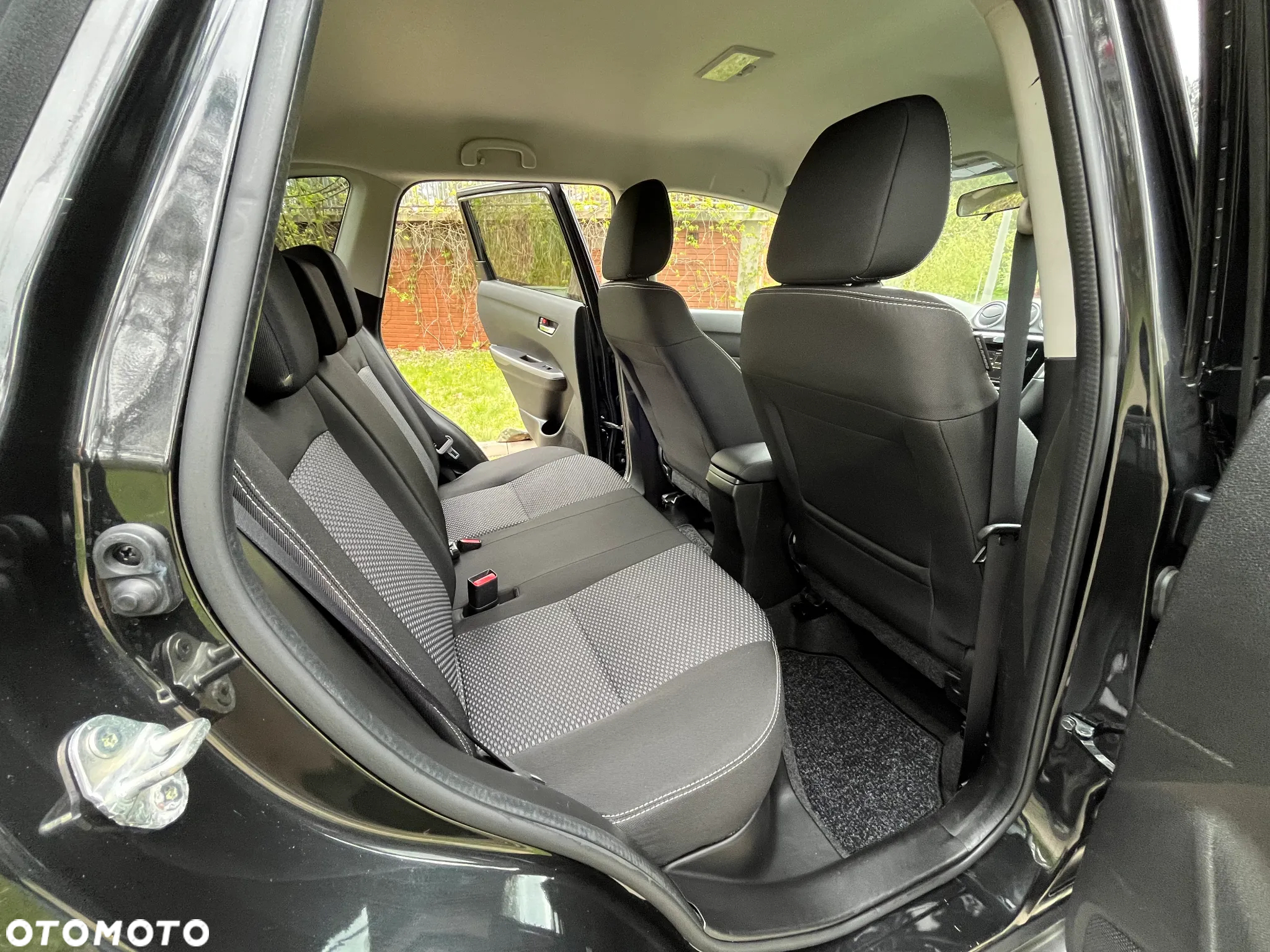 Suzuki Vitara 1.0 Boosterjet Premium 4WD - 16