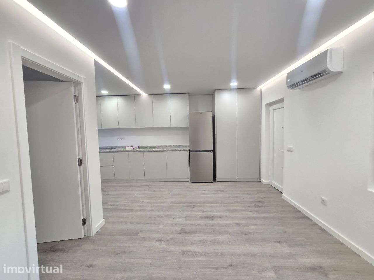 Moradia renovada V6 a apenas 100 metros da praia da Torreira - Grande imagem: 3/26