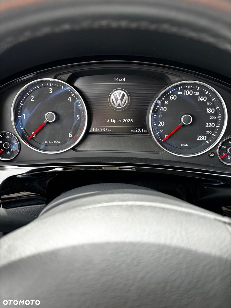 Volkswagen Touareg - 11