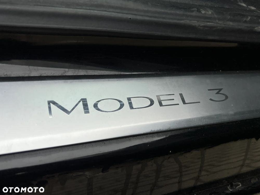 Tesla Model 3 - 14