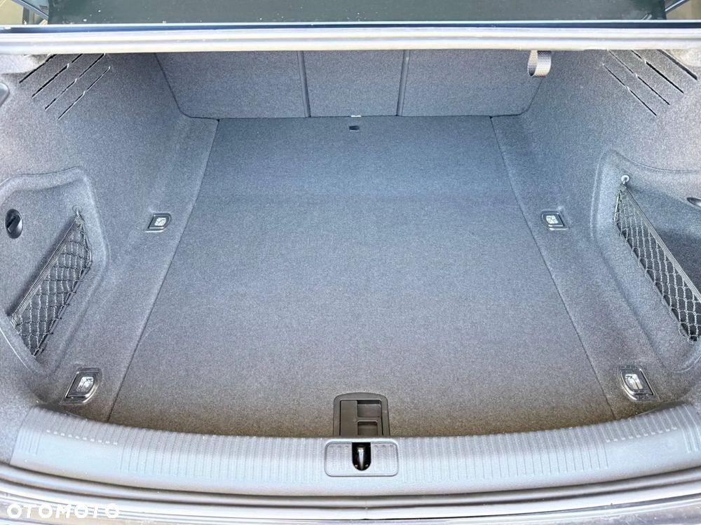 Audi A4 Limousine - 23