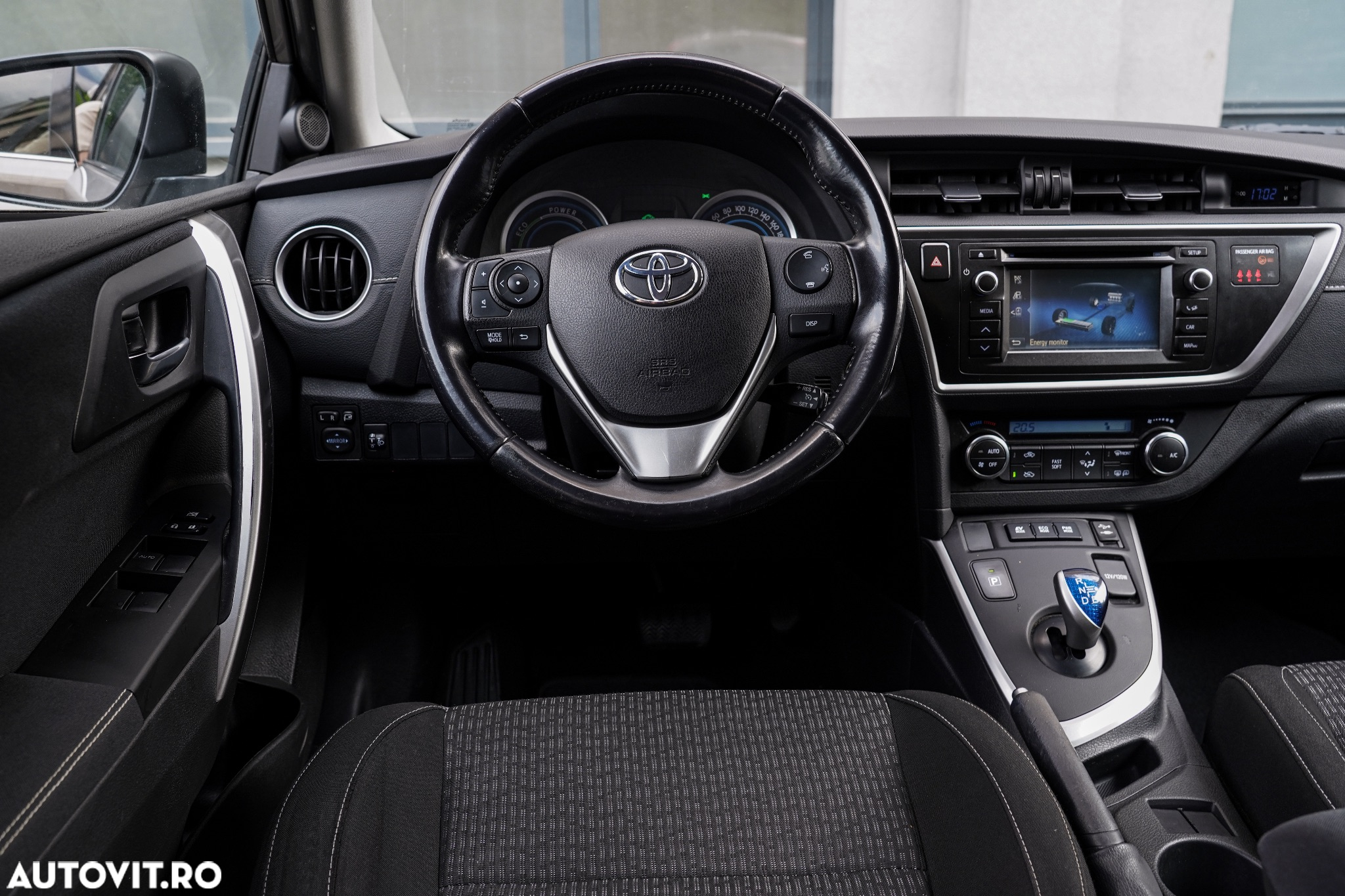 Toyota Auris 1.8 L VVT-i Hybrid Sol - 11