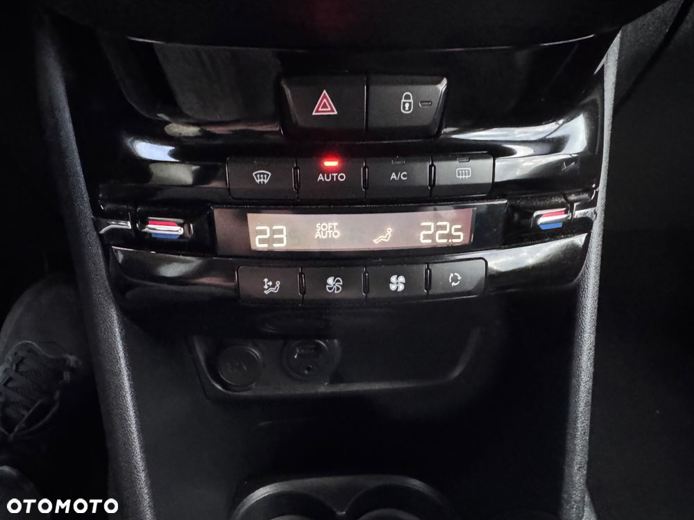 Peugeot 208 PureTech 110 Stop & Start Allure - 15