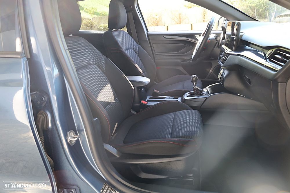 Ford Focus SW 1.0 EcoBoost MHEV ST-Line X - 54