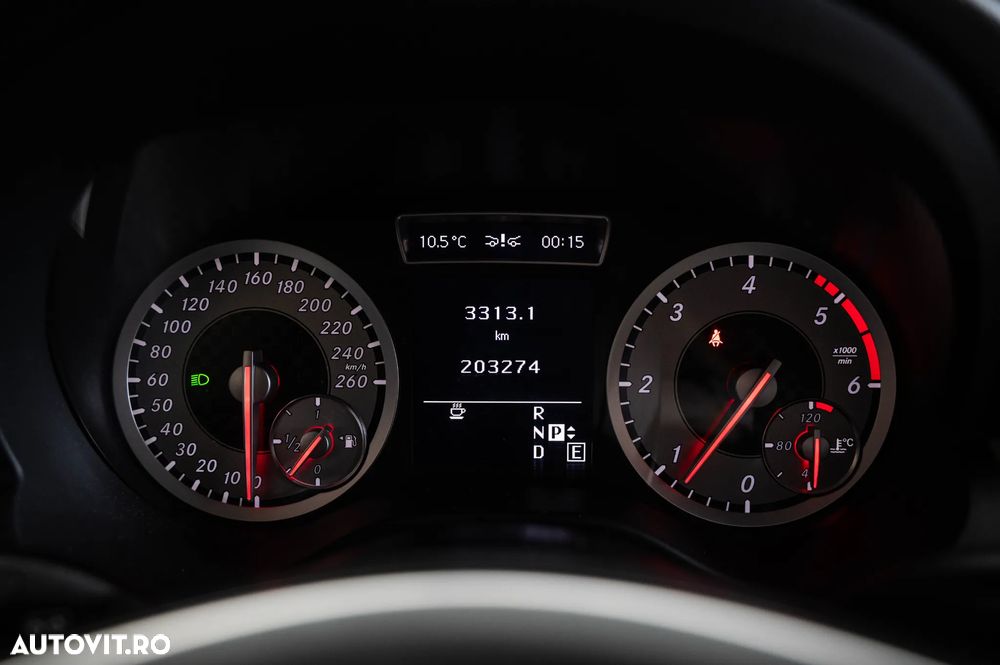 Mercedes-Benz A 180 CDI BlueEfficiency 7G-DCT - 19