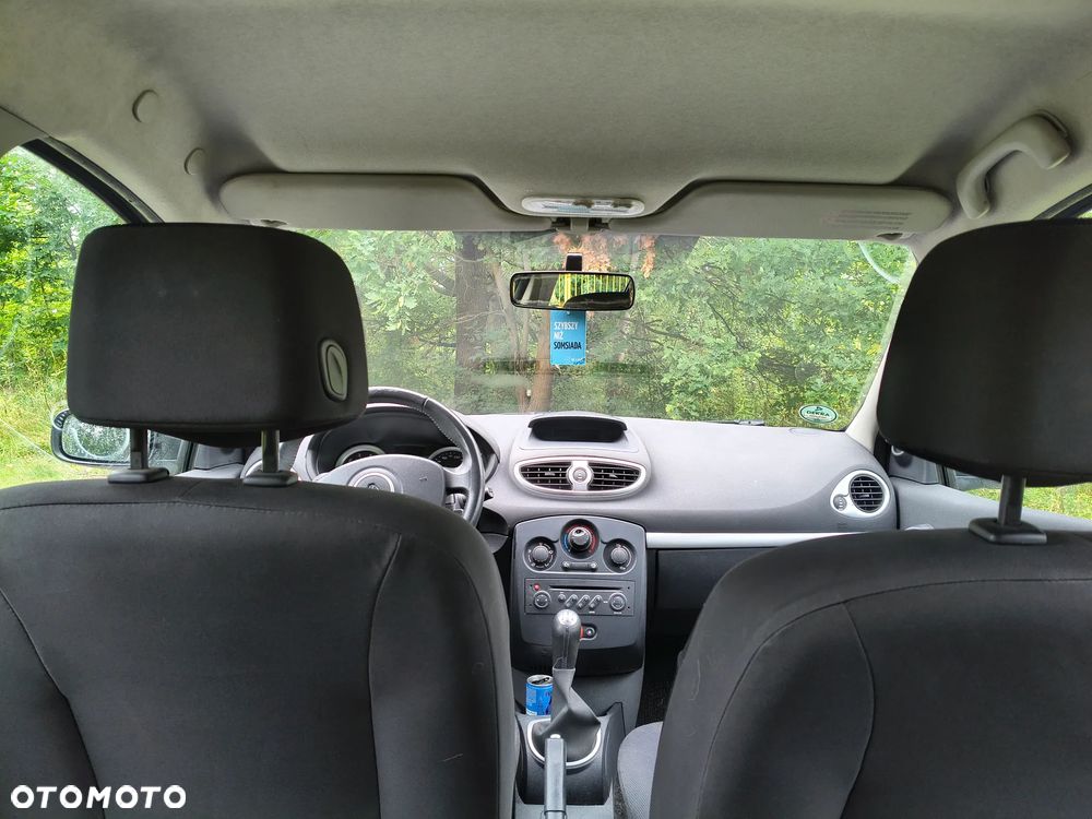 Renault Clio - 11