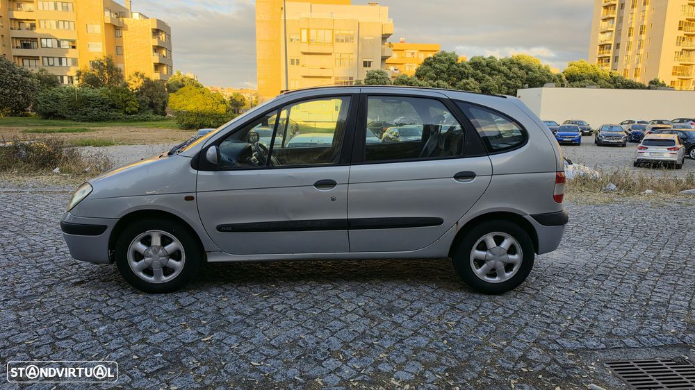 Renault Scénic 1.4 16V RXE AC - 8