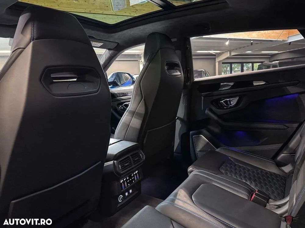 Lamborghini URUS Standard - 23