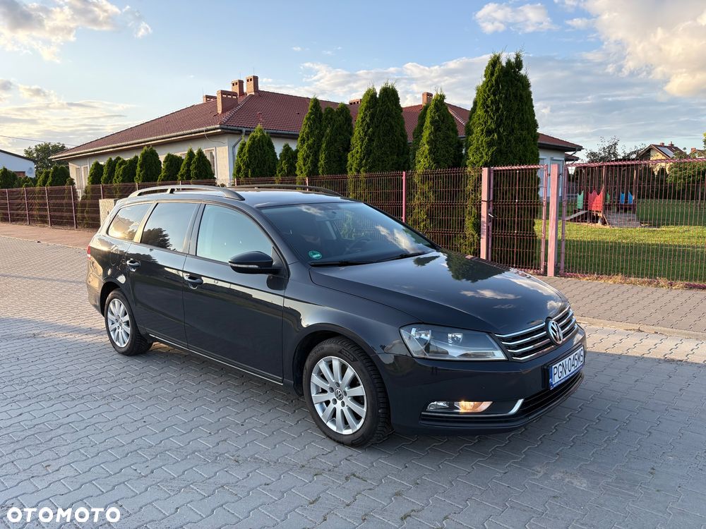 Volkswagen Passat 1.6 TDI DPF BlueMot Comfortline - 2