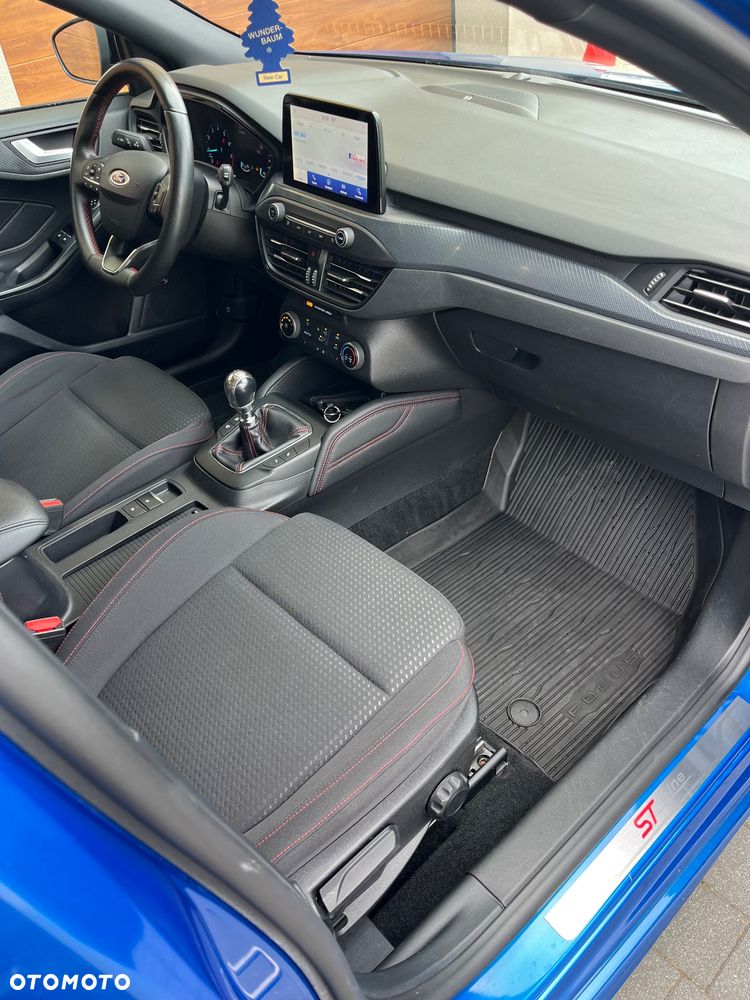 Ford Focus 1.5 EcoBoost ST-Line - 12