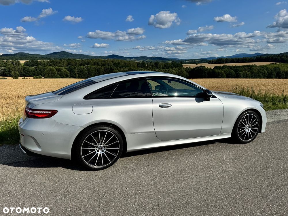 Mercedes-Benz Klasa E 220 d Coupe 4-Matic 9G-TRONIC - 29