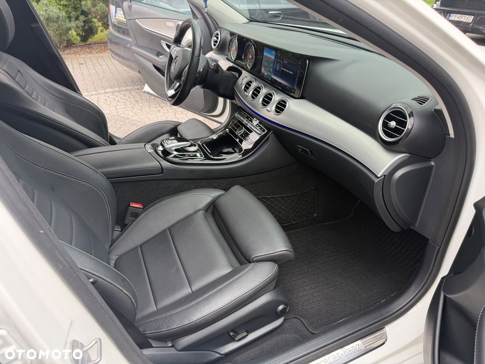Mercedes-Benz Klasa E 220 d 9G-TRONIC - 21