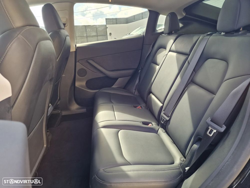 Tesla Model Y Long Range Dual Motor AWD - 14