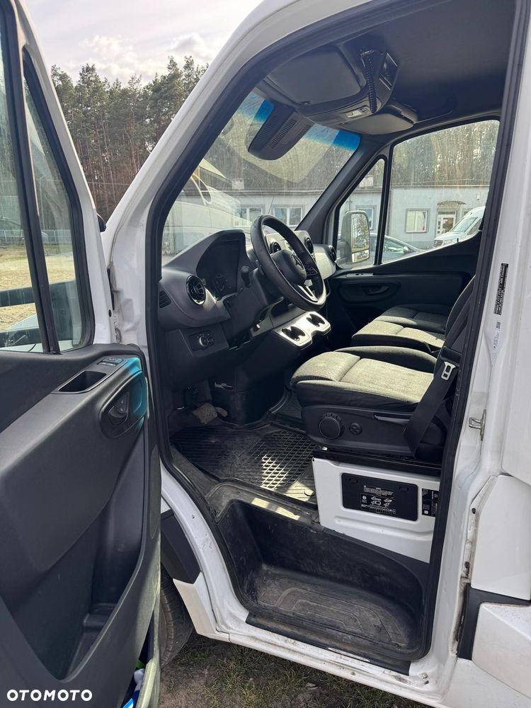 Mercedes-Benz Sprinter - 9