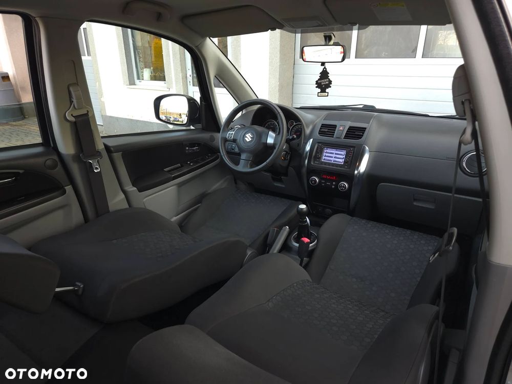 Suzuki SX4 1.6 VVT 4x4 Style - 37