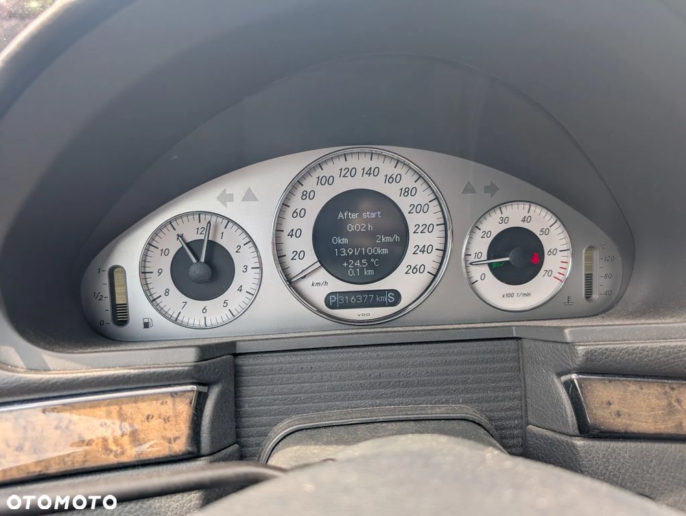 Mercedes-Benz Klasa E 500 4-Matic T Avantgarde - 34