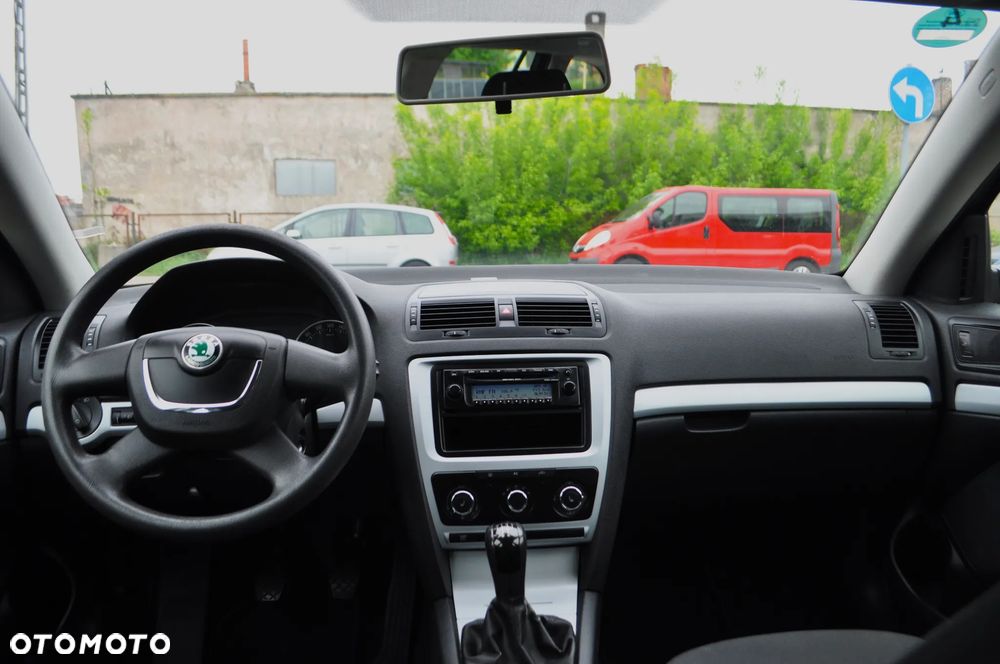 Skoda Octavia 1.6 Combi Selection - 14