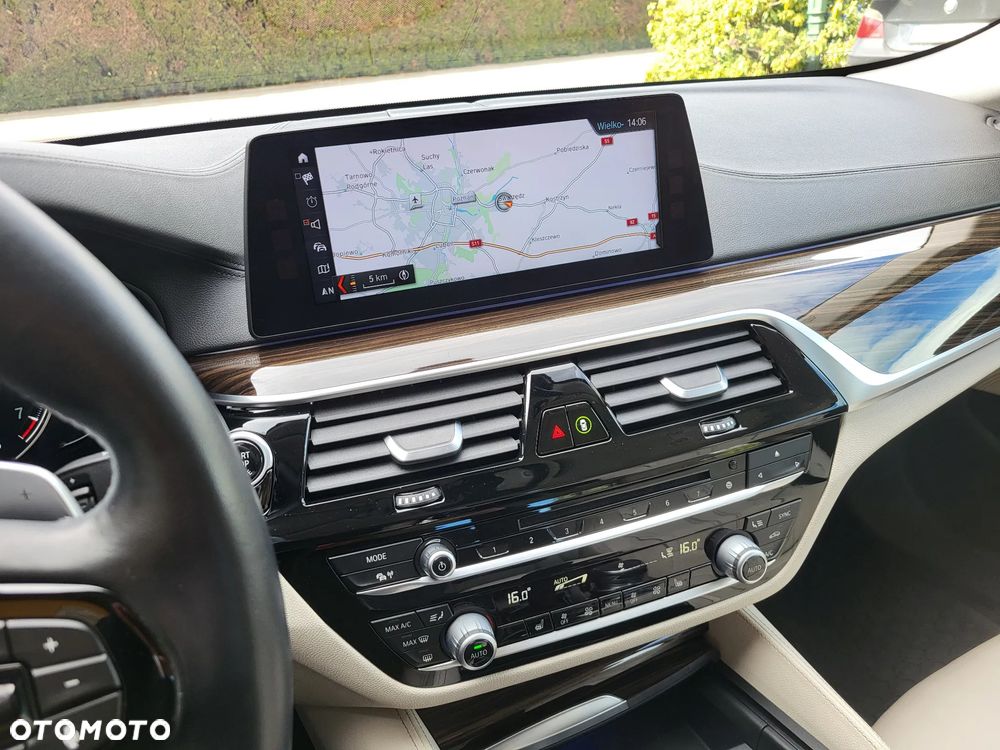 BMW Seria 5 540i xDrive Luxury Line - 15