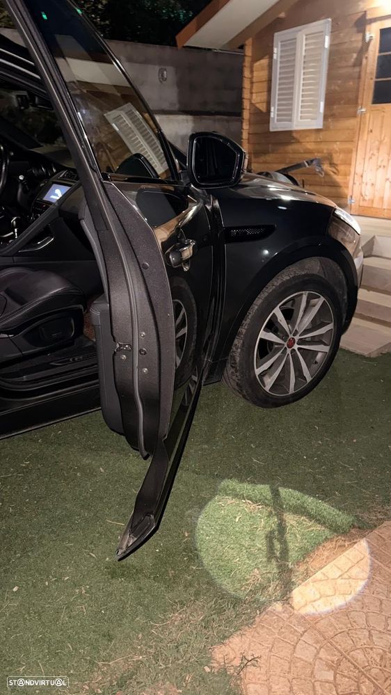 Jaguar E-Pace - 12