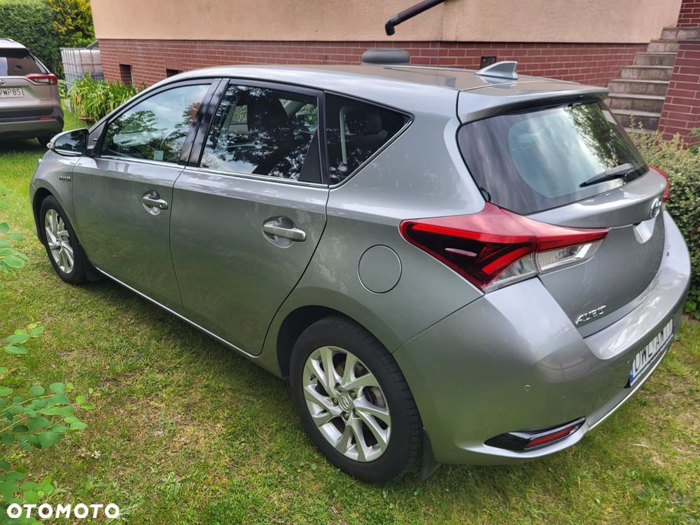 Toyota Auris Hybrid 135 Premium - 11