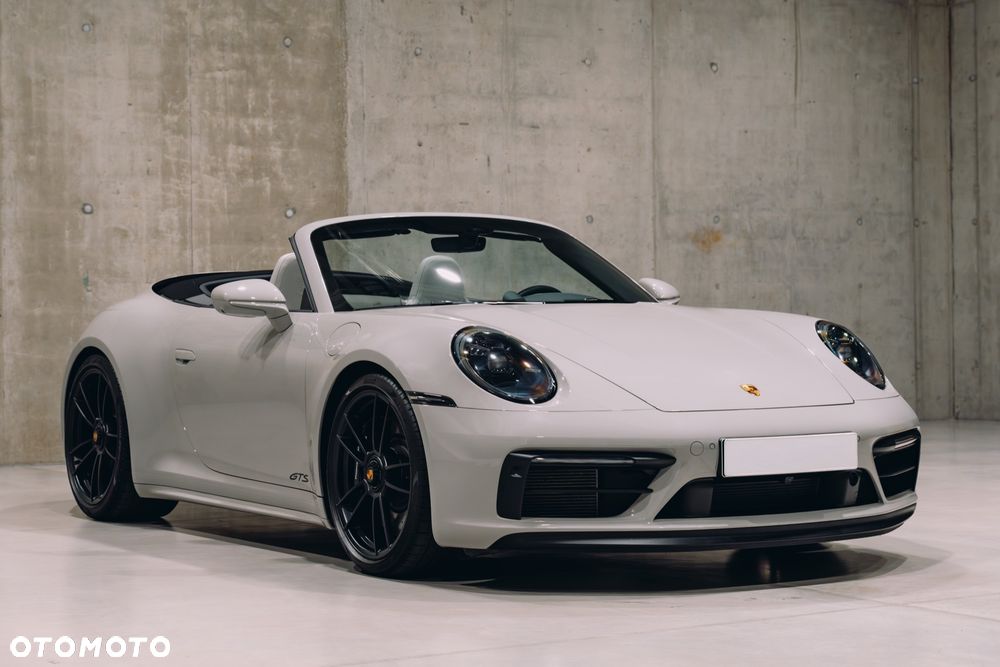 Porsche 911 Carrera 4 GTS - 2