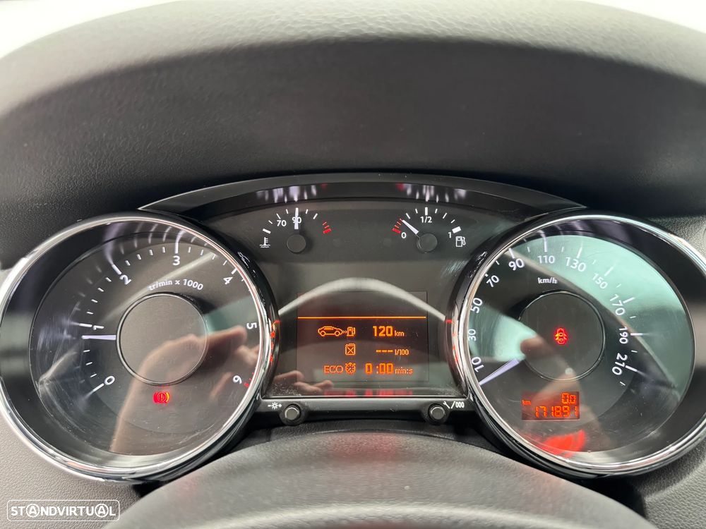 Peugeot 5008 2.0 BlueHDi Allure J17 - 24