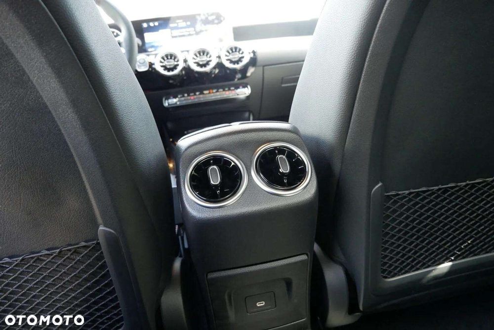 Mercedes-Benz CLA - 14