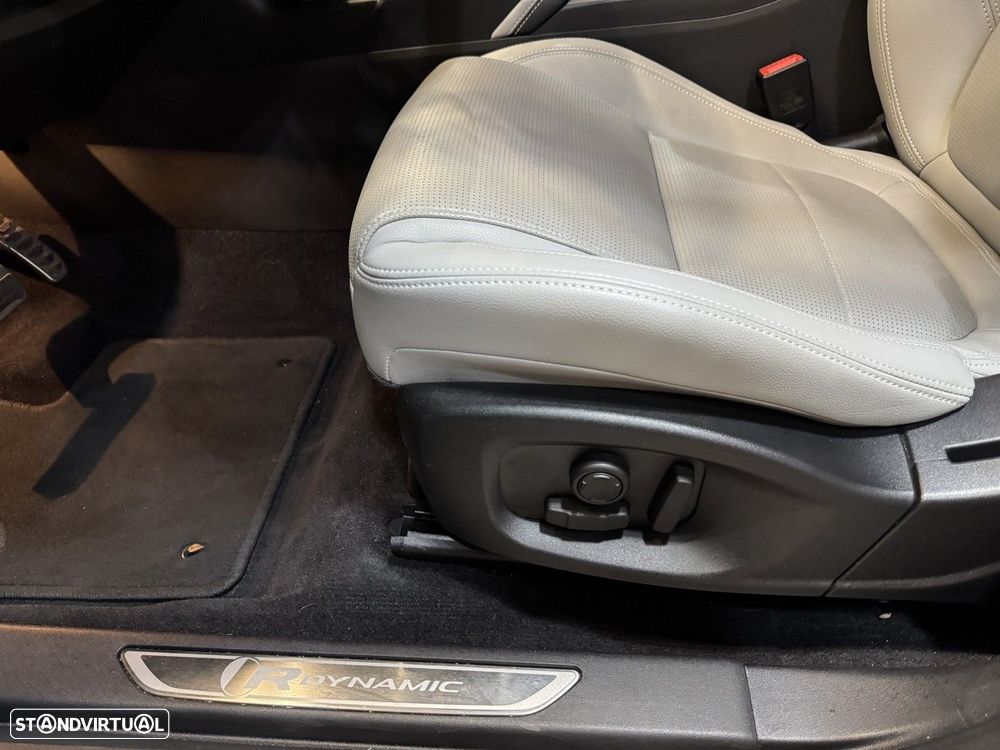 Jaguar E-Pace 1.5 P300e R-Dynamic HSE AWD Aut. - 26