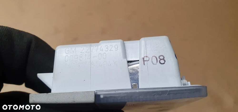 Lampka podsufitki oświetlenie kabiny Opel Zafira C 22774329 - 5
