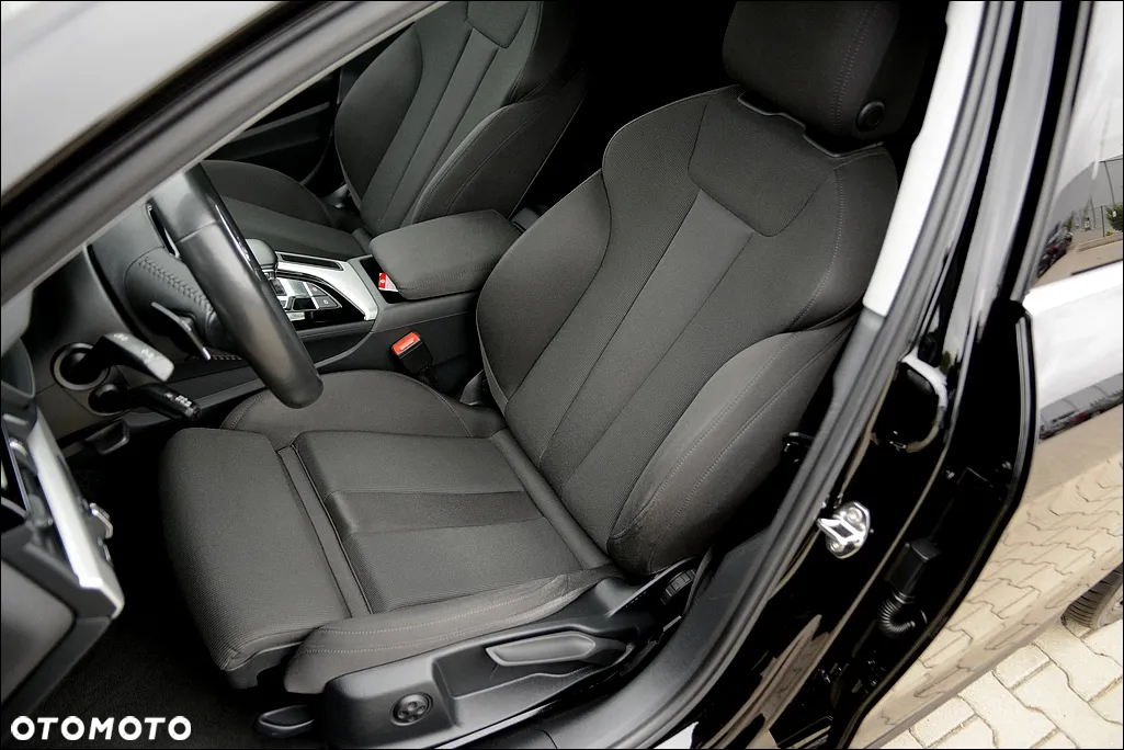 Audi A4 Avant 40 TFSI S tronic sport - 18