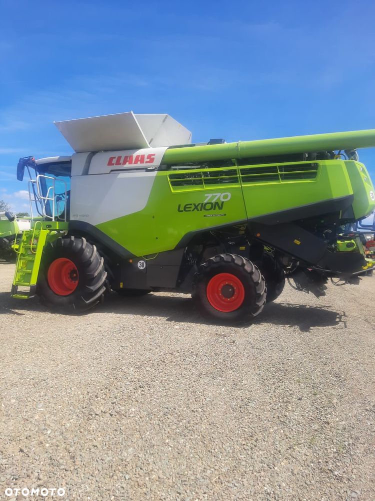 Claas Lexion 770 z hederem - 4