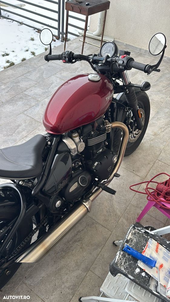 Triumph Bonneville Bobber - 4