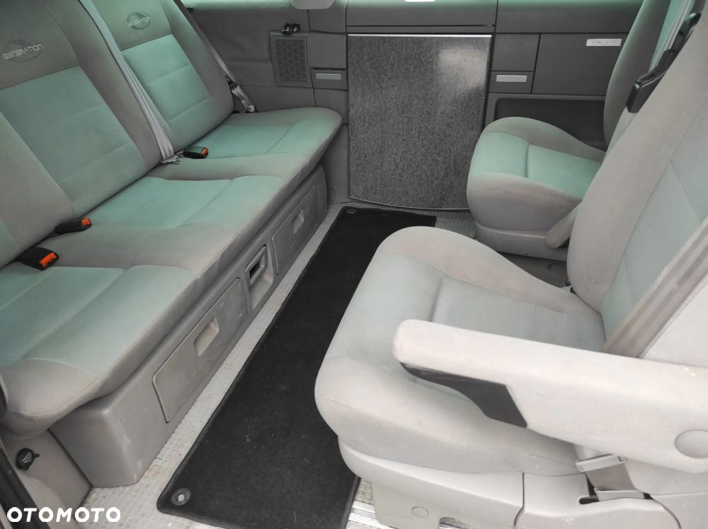 Volkswagen Multivan - 12
