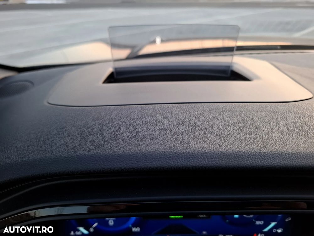 Ford Kuga - 12