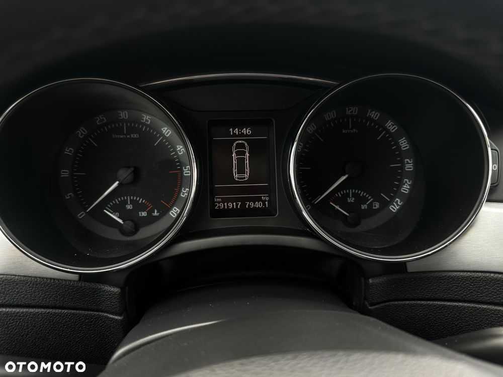 Skoda Superb 2.0 TDI Comfort DSG - 6