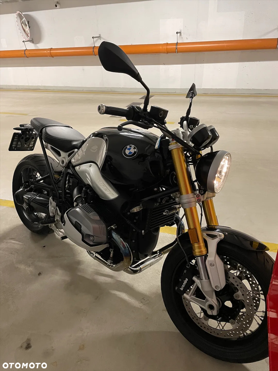 BMW R - 8