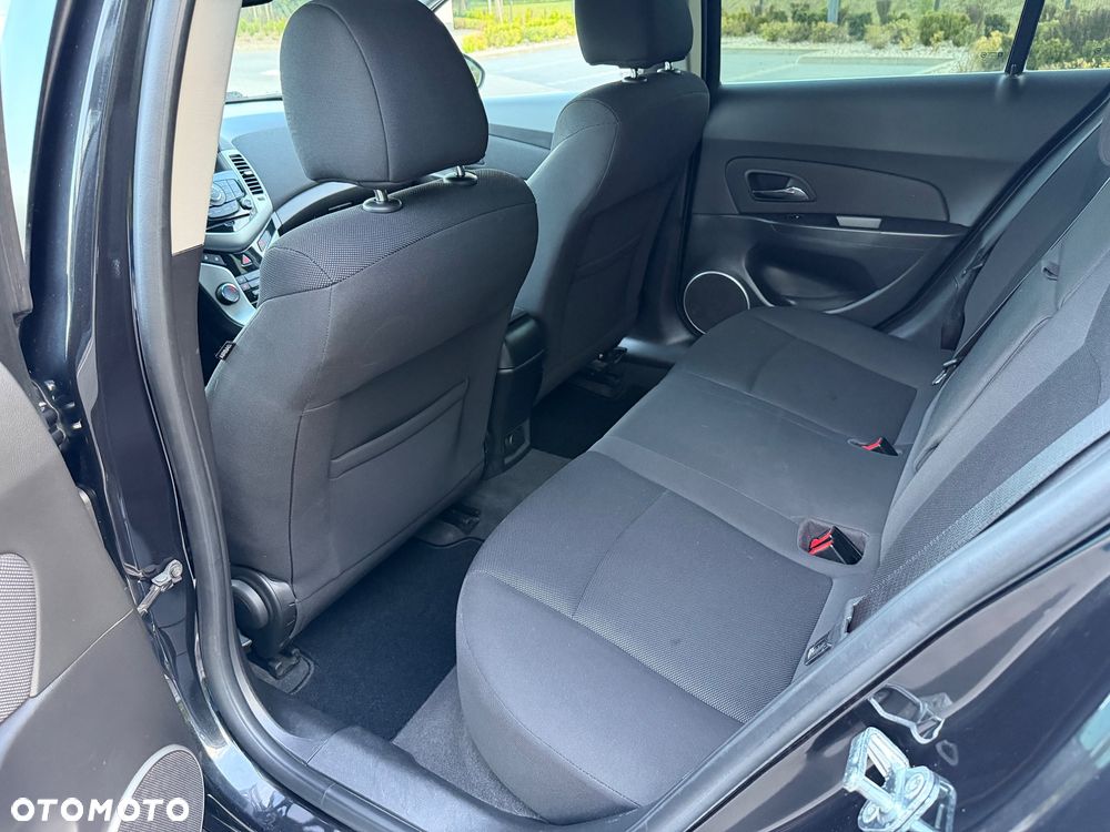 Chevrolet Cruze 1.8 LS+ - 9