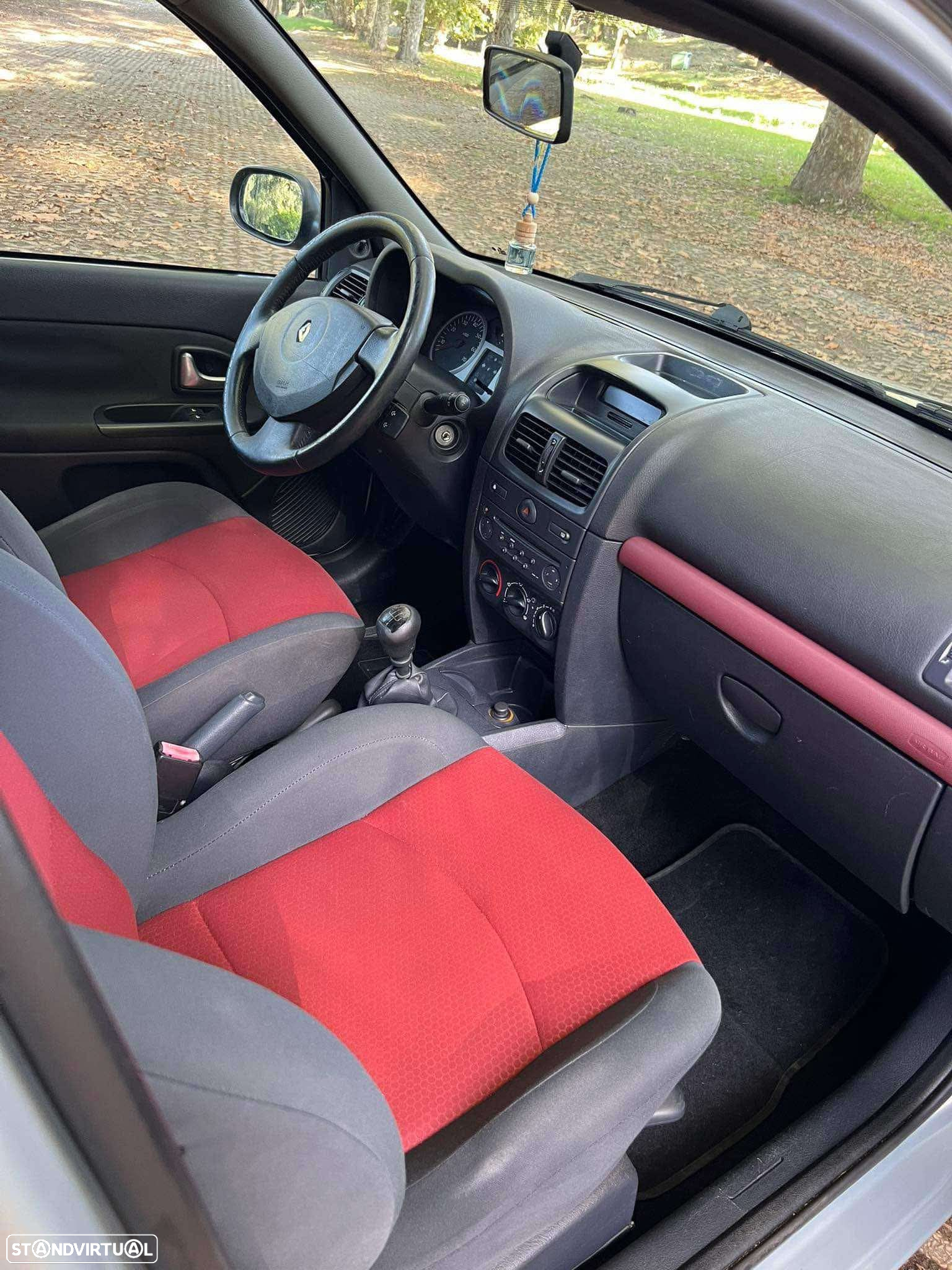 Renault Clio 1.2 16V S - 6