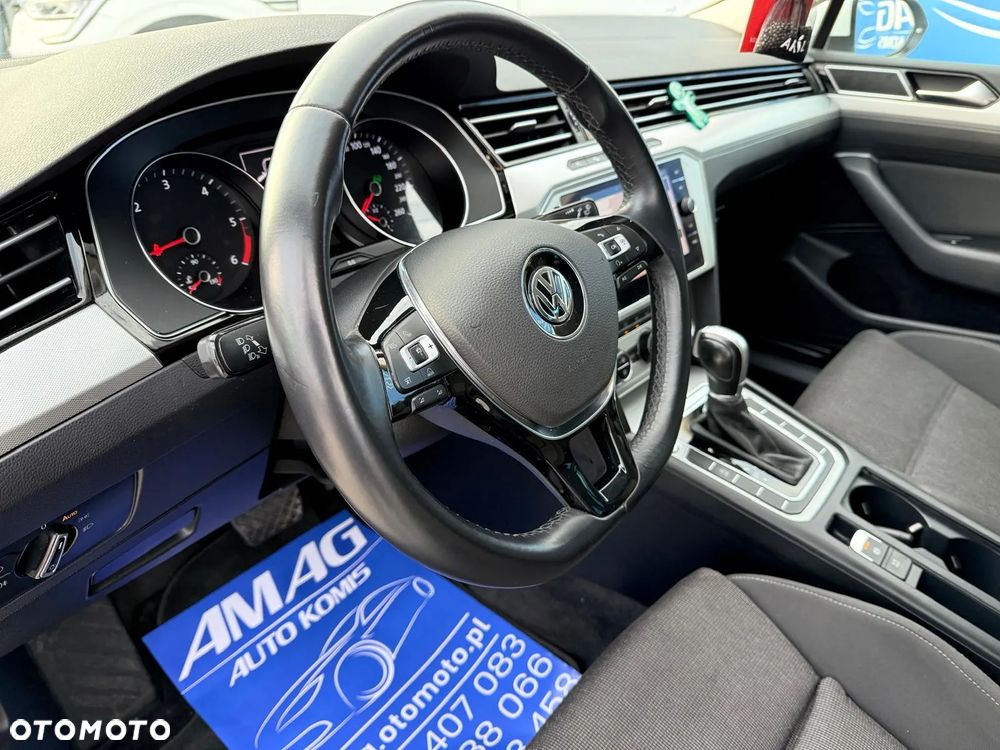Volkswagen Passat Variant 1.6 TDI SCR DSG - 15