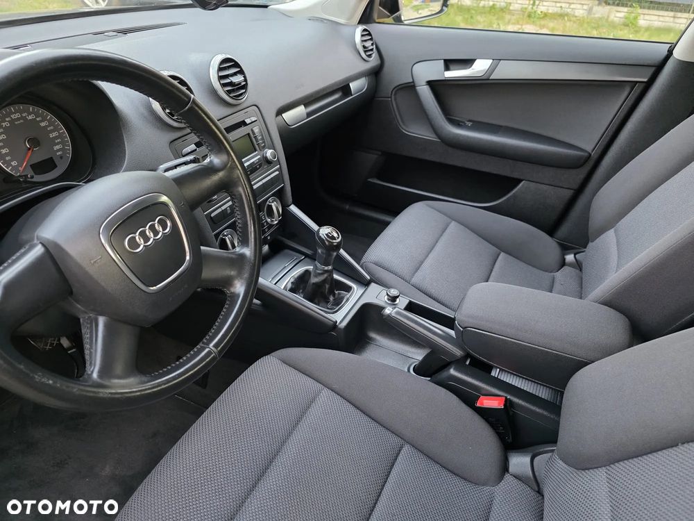 Audi A3 Sportback 1.6 Ambiente - 7