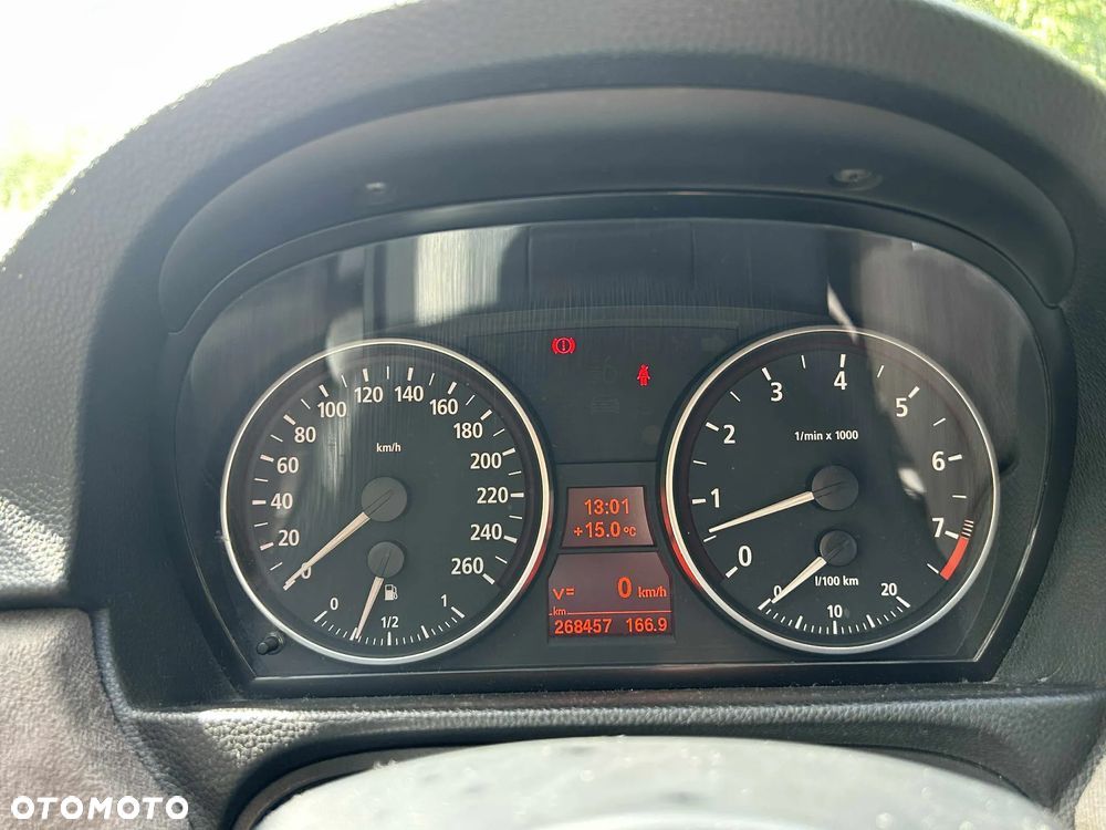 BMW Seria 3 325xi - 9