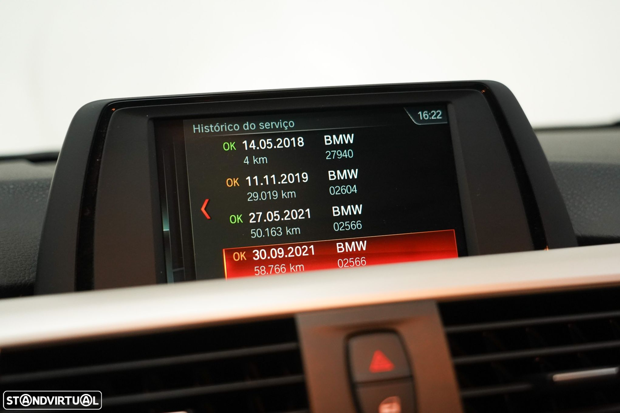 BMW 318 d Touring - 14