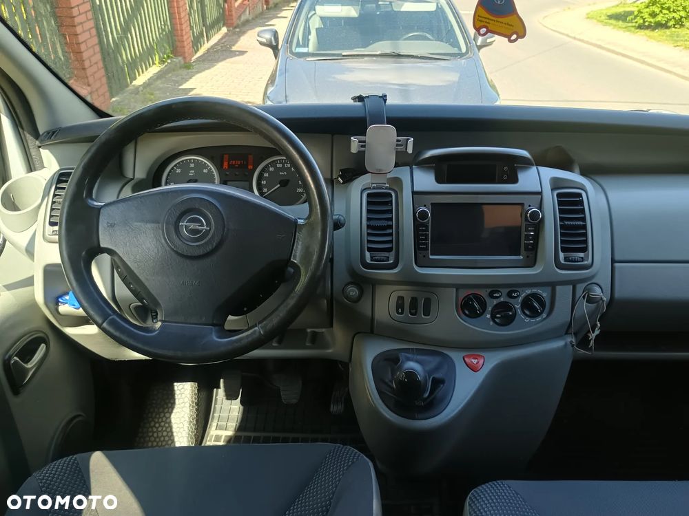Opel Vivaro L2H1 2.9t - 12