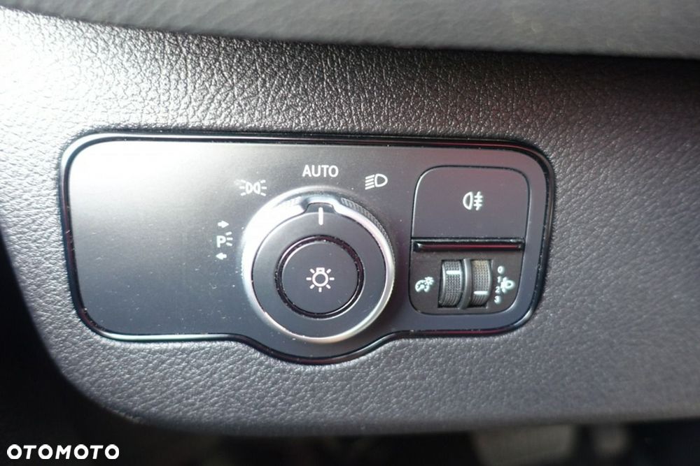Mercedes-Benz Sprinter - 33
