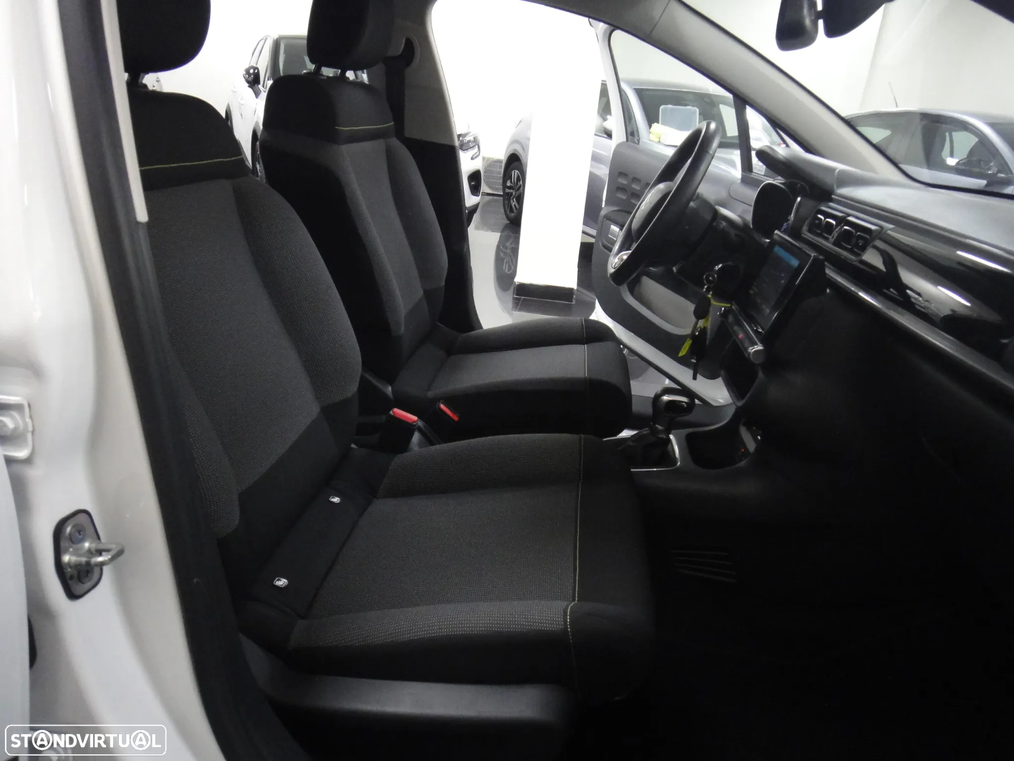 Citroën C3 1.2 PureTech Shine EAT6 - 18