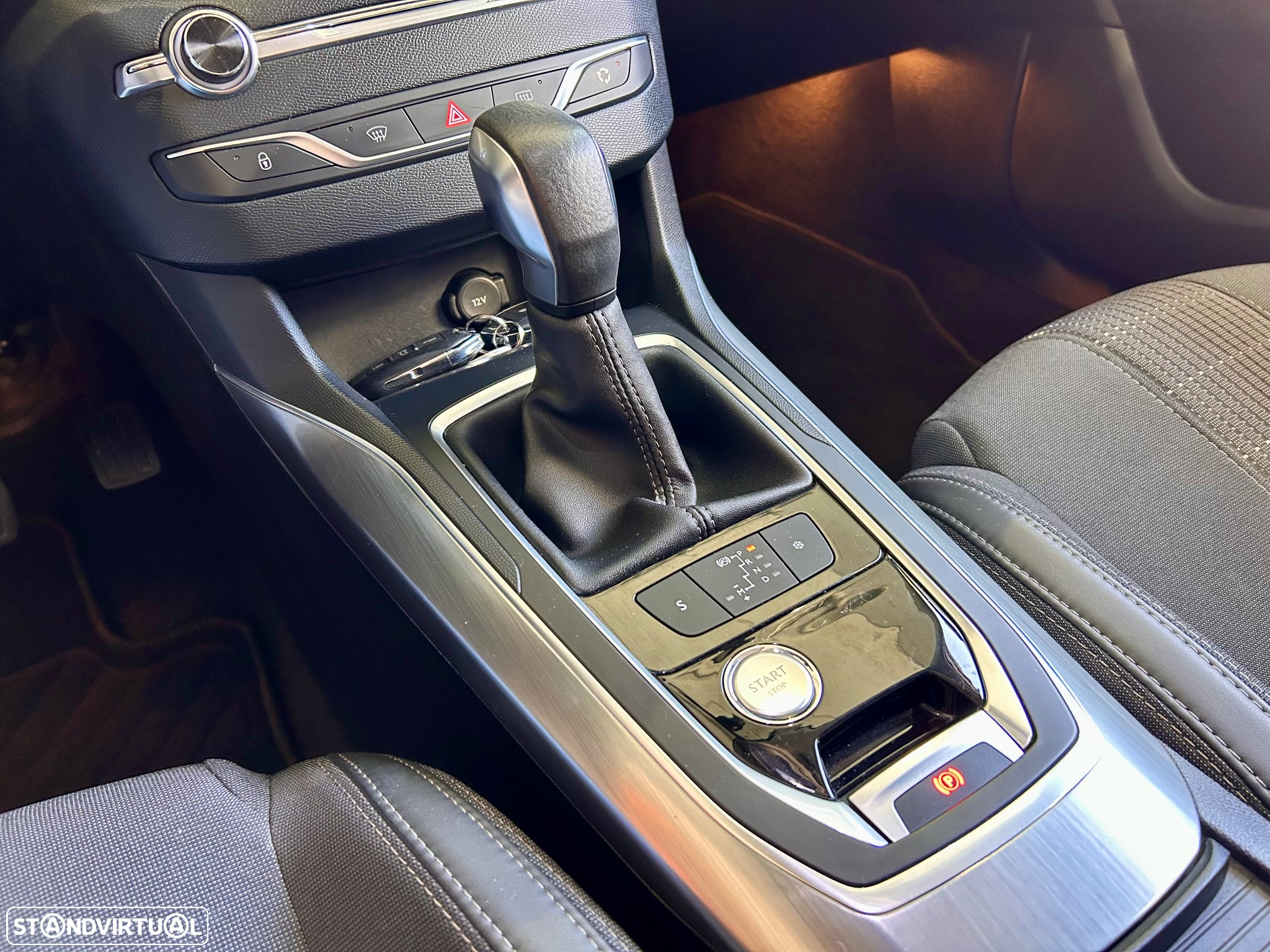 Peugeot 308 SW BlueHDi 120 EAT6 Stop & Start Active - 38