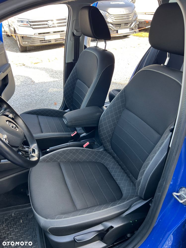 Skoda Fabia 1.0 TSI Style Color DSG - 24