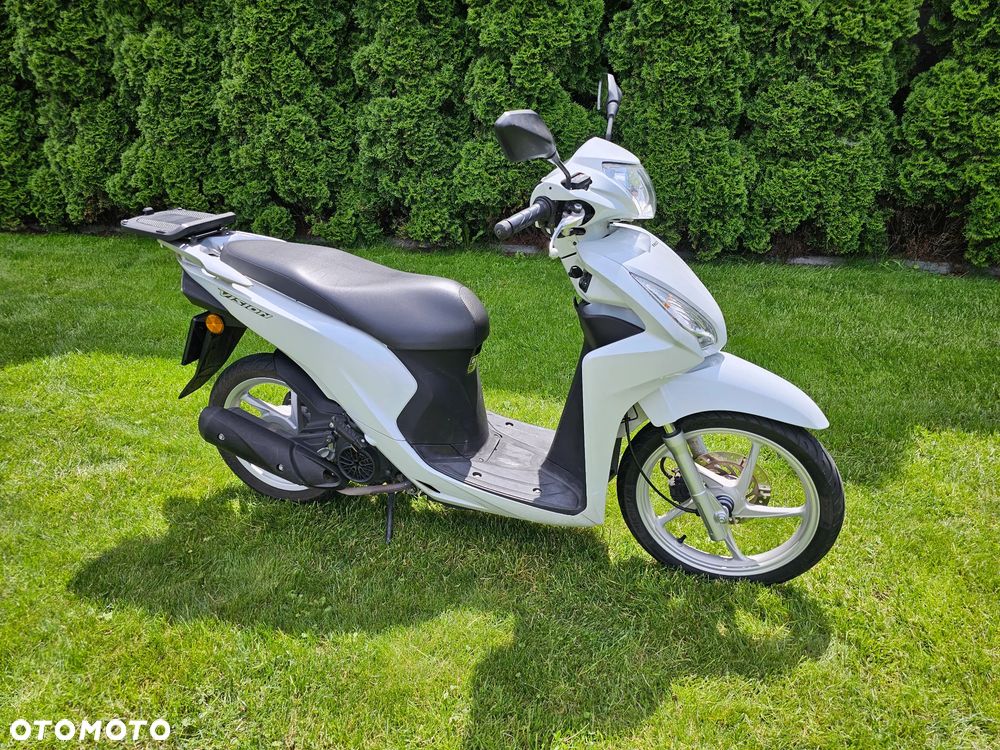 Honda Vision - 1
