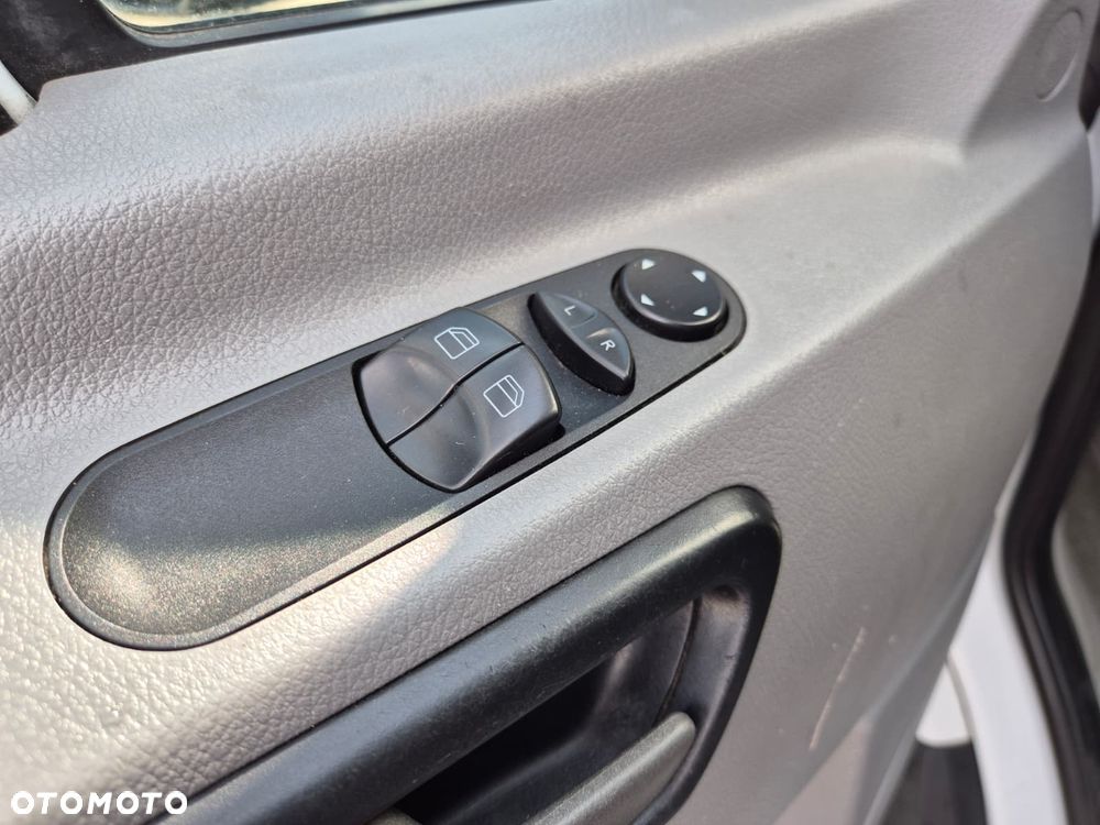 Mercedes-Benz Sprinter 316 CDi / KONTENER / 1 WŁ / WINDA PALFINGER / SOLIDNY KONTENER / 3 MIEJSCA / BEZWYPADKOWY / TEMPOMAT / PODGRZEWANY FOTEL / STAN BARDZO DOBRY - 28